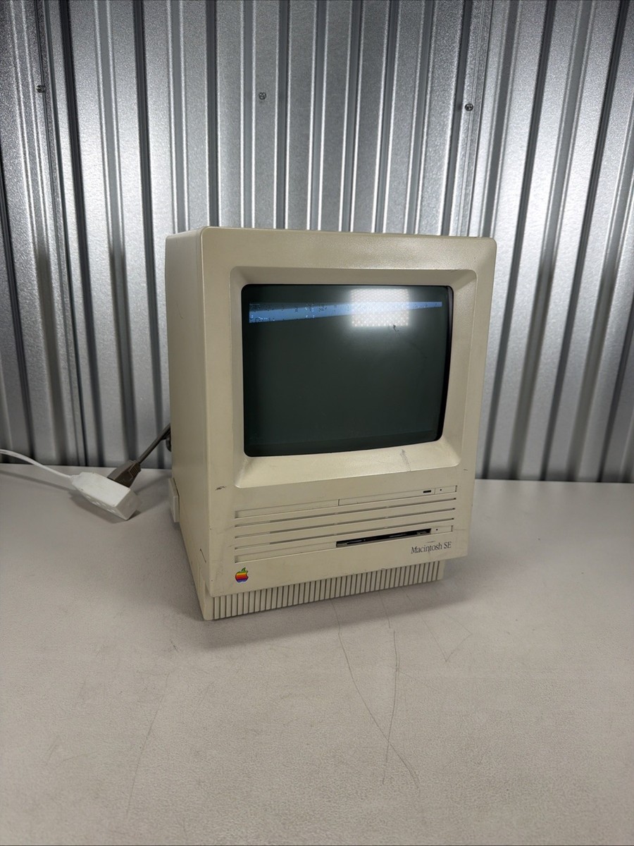 Apple Macintosh SE M5011 Desktop Classic Computer - FOR PARTS