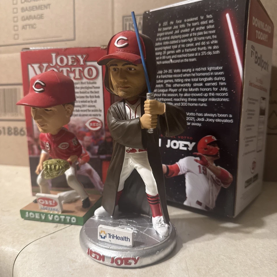 Cincinnati Reds Joey Votto Lot — 2 Bobbleheads Star Wars Gold Glove MLB - Image 2 of 4