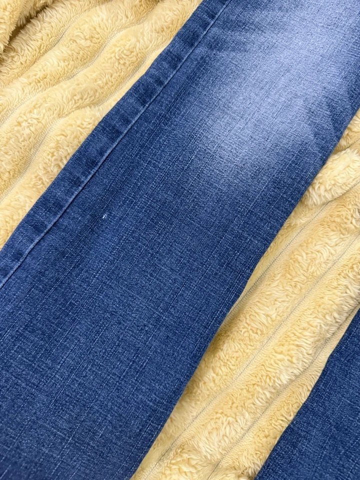 Pantalones de mezclilla Wrangler Bootcut cintura ajustable talla 10 regular para niñas Foto 3 de 4