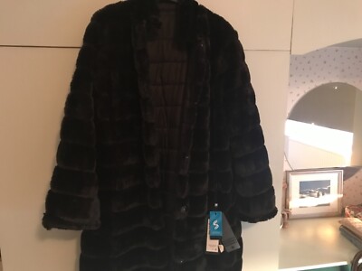 Riani Reversible Black Coat Faux Fur one side Quilted the other side size 40 NEW