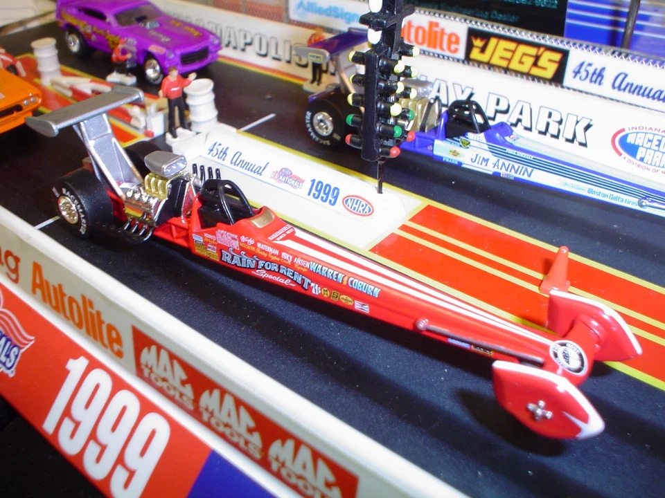 JOHNNY LIGHTNING 1973 WARREN & COBURN "RAIN FOR RENT" NHRA TOP FUEL DRAGSTER MOC - Image 2 of 3
