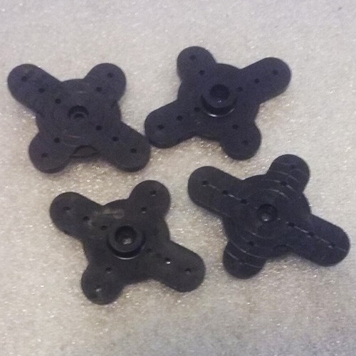 SET DI 4 SQUADRETTE RICAMBIO PER MODELLISMO RADIOSISTEMI FORO 3mm BRACCI 50-41mm