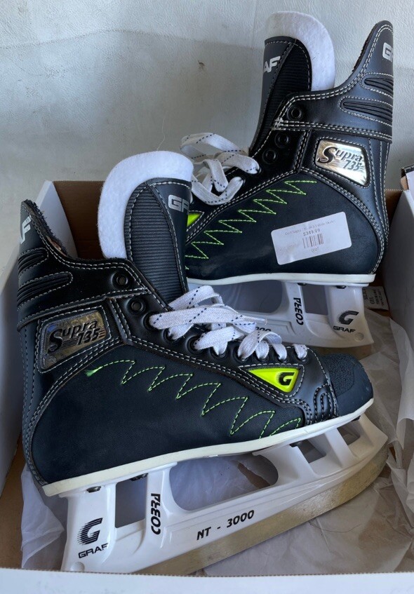 GRAF Supra 735 [ 4.5/3.5 E Wide JR ] AB Ice Hockey Skate Player