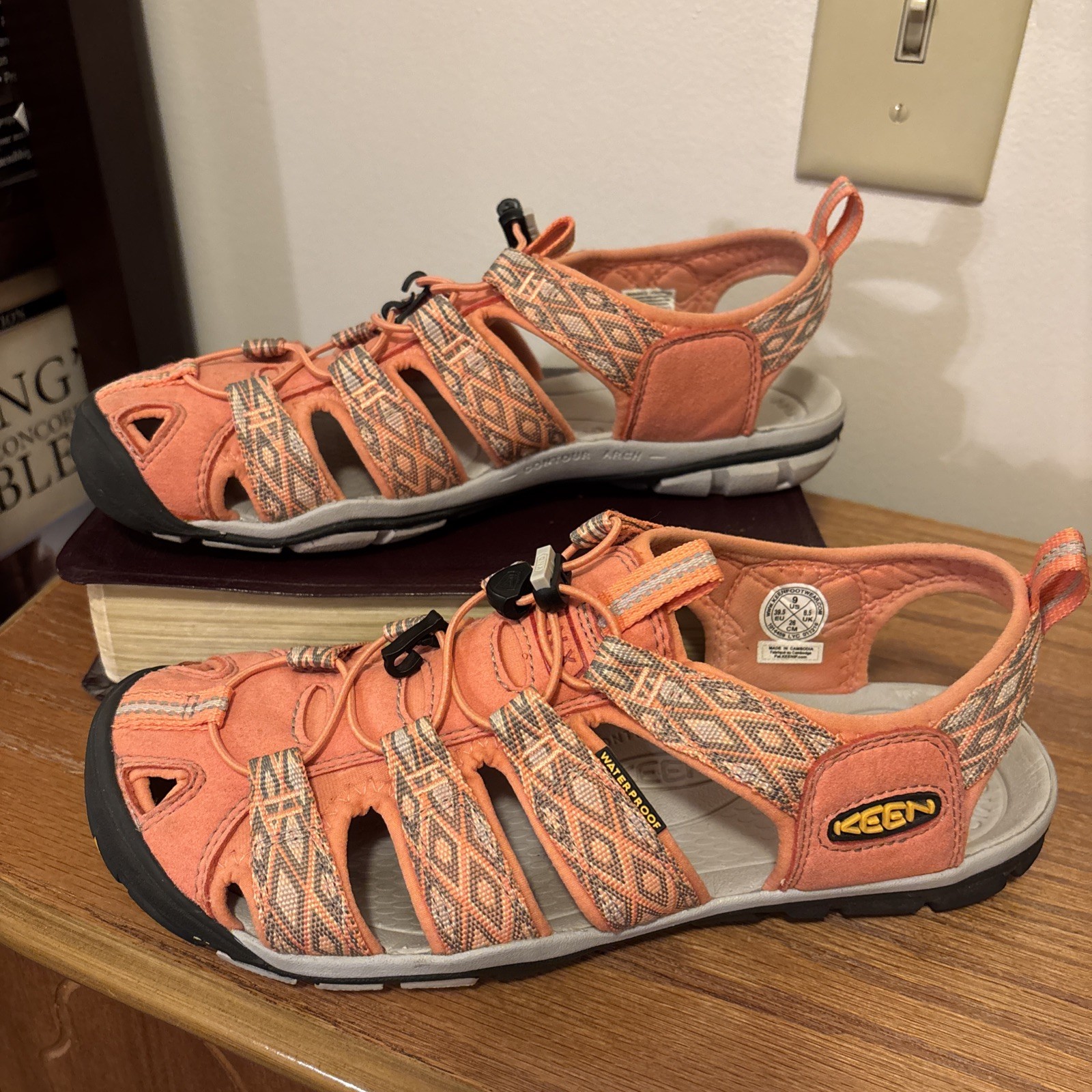 Keen Clearwater CNX sandali da trekking slip on corallo punta chiusa 1014459 donna 9