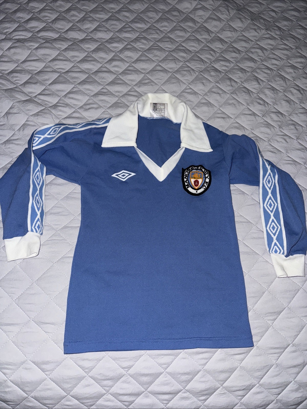 Vintage Umbro International Manchester City Soccer Jersey Youth Small 26/28”