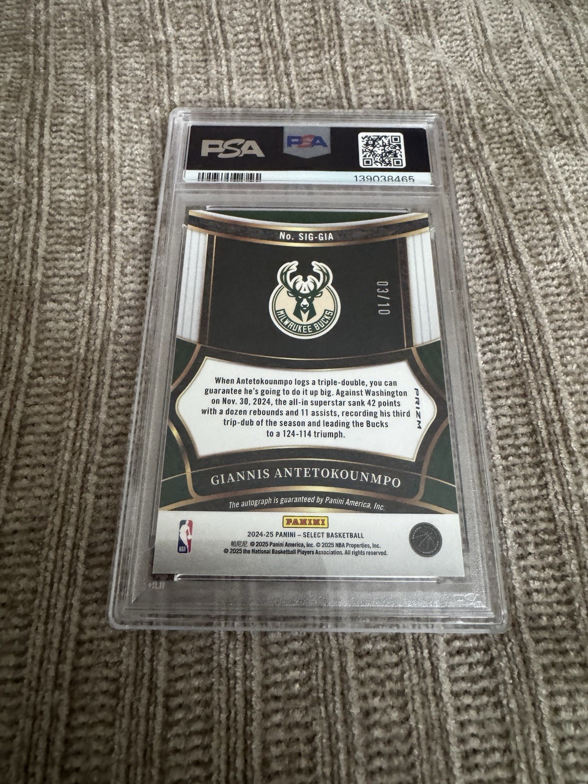2024-25 Panini Select Giannis Antetokounmpo Signatures Auto Gold Prizm /10 PSA 9 view 2