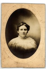Cabinet Card Circa 1890s Gorgeous Lady In Lace Gown Unmarked