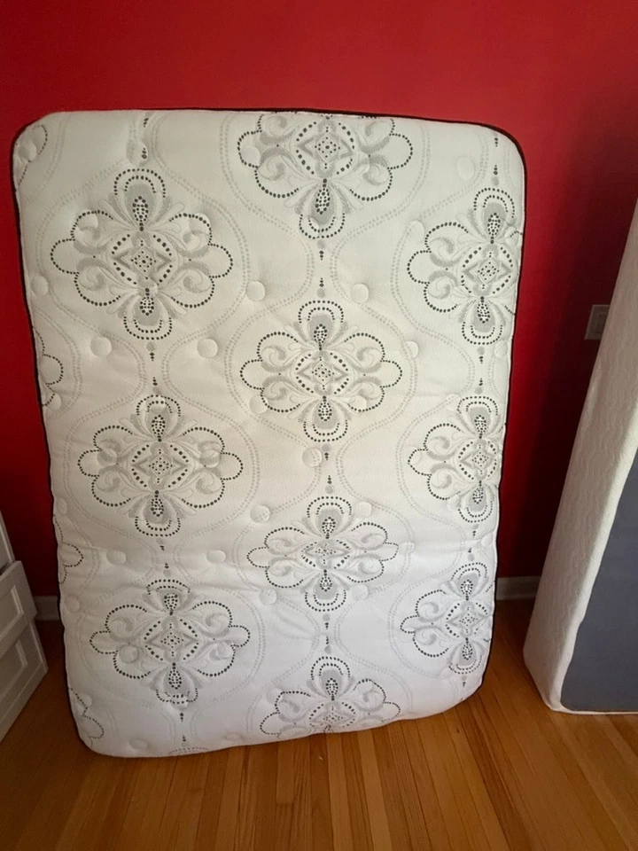 Muebles Ashley M69741 12 pulgadas Chime Express híbrido muelle interior tamaño completo firme... Foto 3 de 3