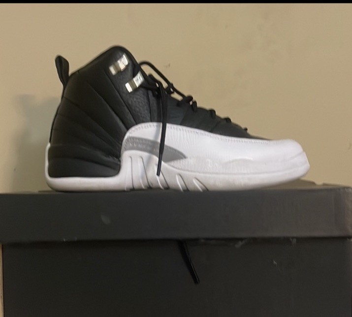 Jordan Air Jordan 12 Retro (GS) Black/White/Red Leather 6Y 153265-006