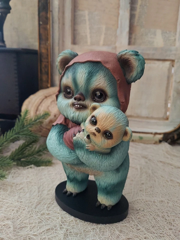 星球大战 Mab Graves Ewok 和婴儿收藏品雕像 Sideshow — 第 2/4 张图片