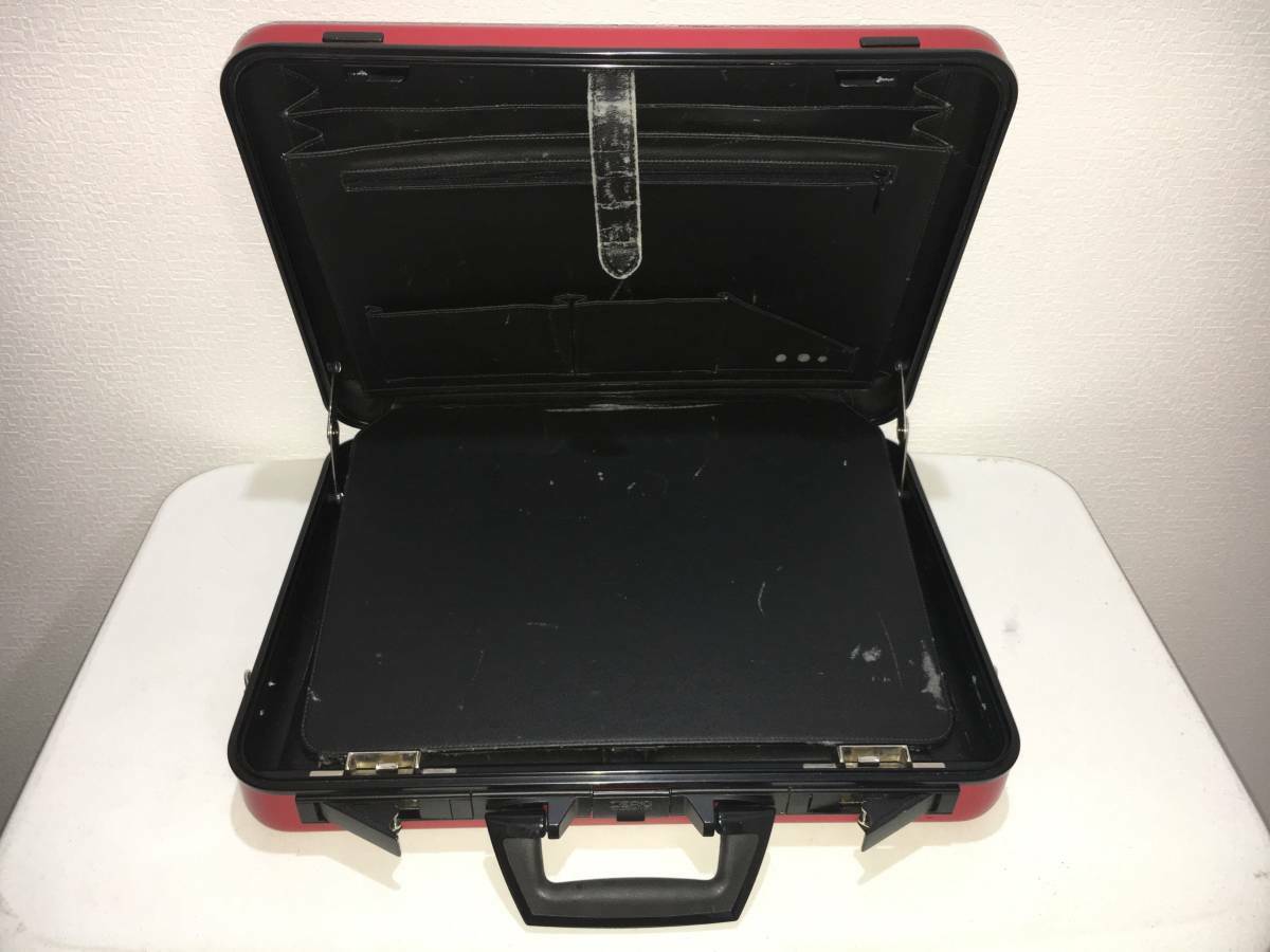 Vintage 1980's Zero Halliburton Ferrari Attache Case Daytona