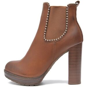 plateau ankle boots