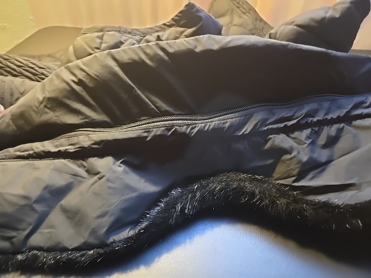 Pendleton Black Removable Fur Collar Down Quilted… - image 14