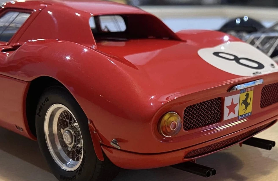 Ferrari 250 LM RHD #8 1964 John Surtees Lorenzo Bandini in 1:18 scale by CMC - Image 4 of 4