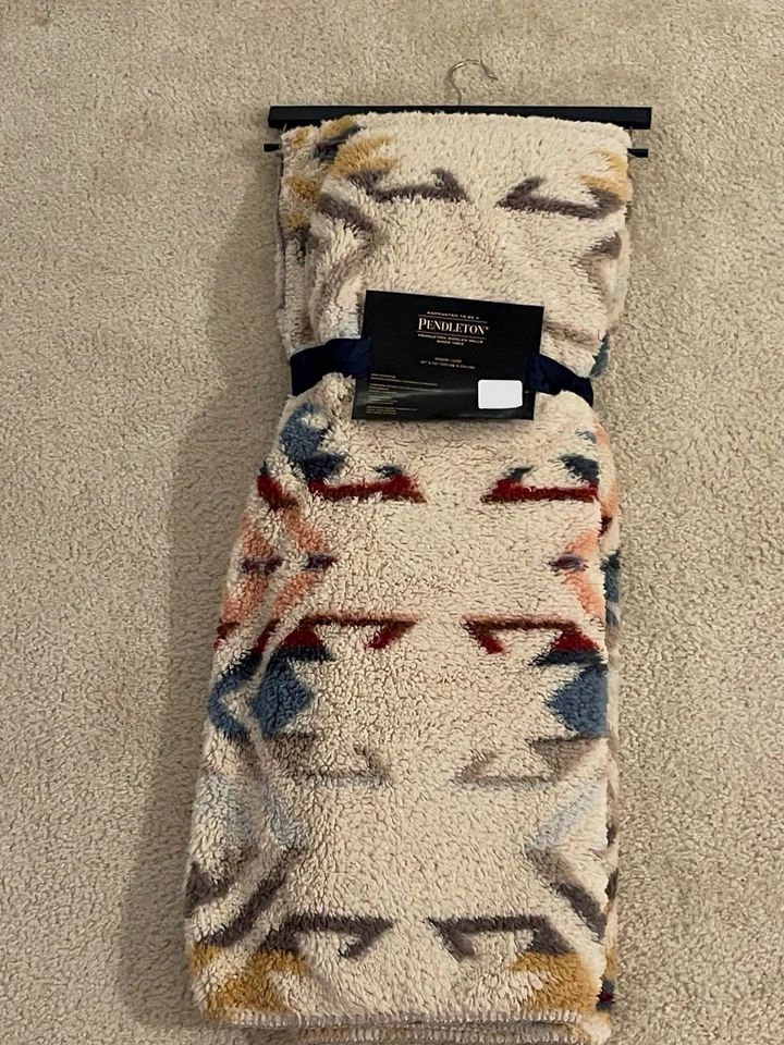 Pendleton White Sands Sherpa Throw Blanket 50" X 70" Tan Southwest Plush Aztec - Image 4 of 4