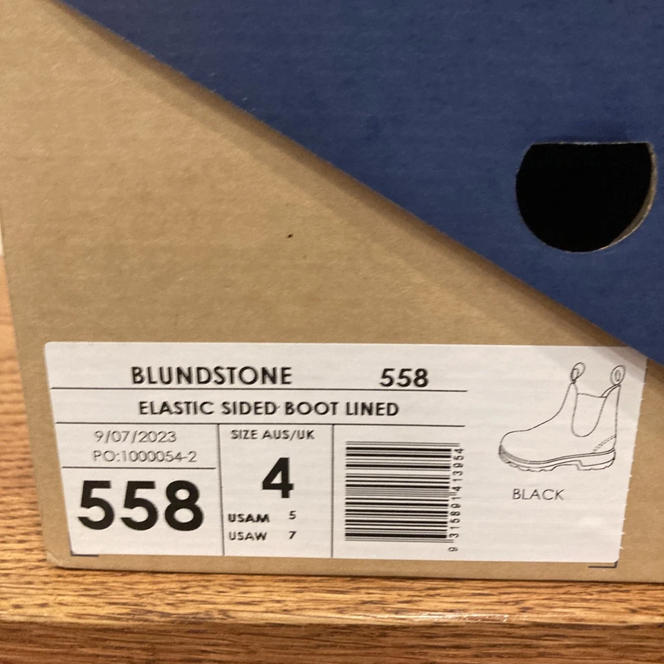 Women's 7 | Blundstone Size 4 | 558 Classic Chelsea Boots Black Leather slip on - Image 3 of 4