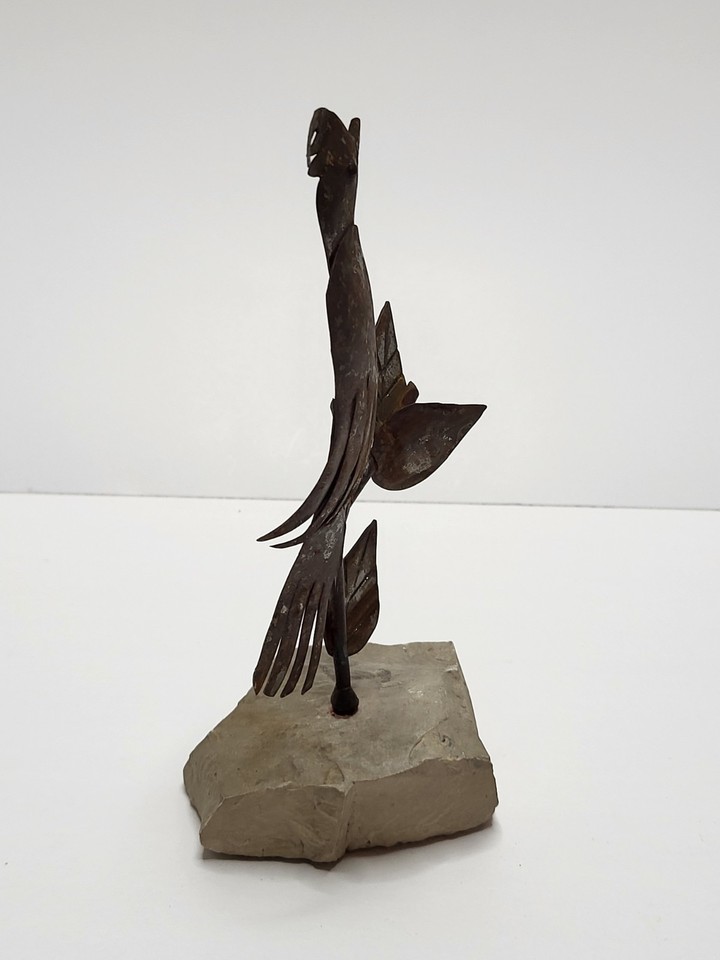 Rustic Distressed Metal Bird on Rock Stone Base 3.75