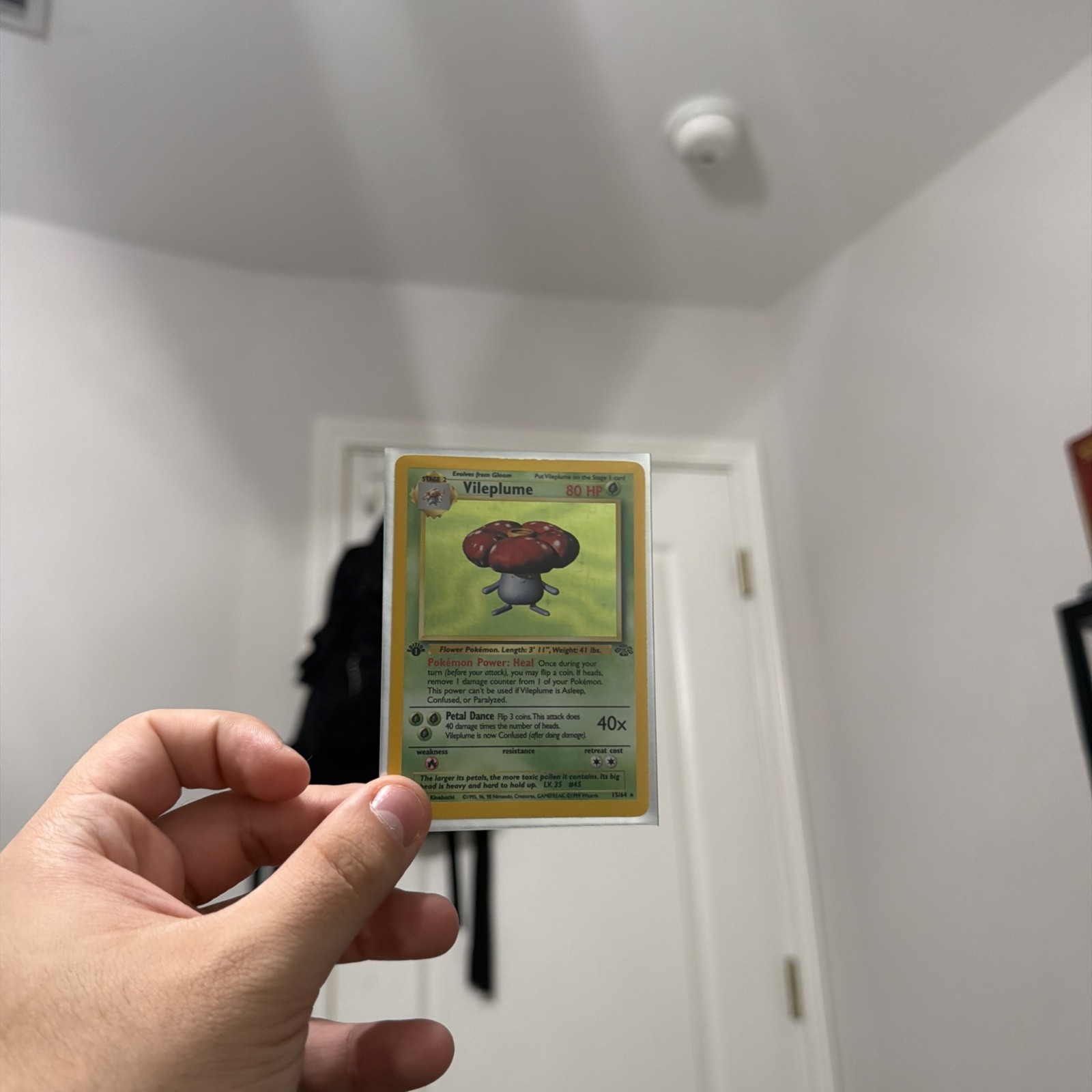 Pokemon Vileplume: 1st Edition Jungle HOLO #15 - NM