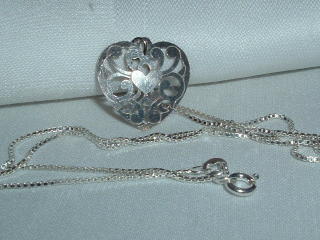 VINTAGE STERLING SILVER 925 FILIGREE HEART PENDANT NECKLACE CHAIN 