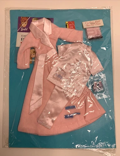 Vintage 1960'sBarbie Sleepy Time Gal Robe & Pajamas #1674 on Original Card