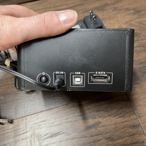 Thermaltake BlacX Duet 2.5”/3.5” SATA I/II/III USB 3.0 External Hard Drive En... - Picture 6 of 7