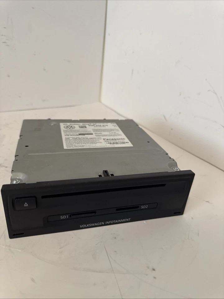 2015 VOLKSWAGEN GOLF GTI SD CD PLAYER RADIO RECIVER OEM 5G0035876 - Image 2 of 4