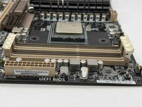 ASUS SABERTOOTH 990FX R2.0 DDR3 ATX AM3+ AMD FX-8350 - Photo 7/7
