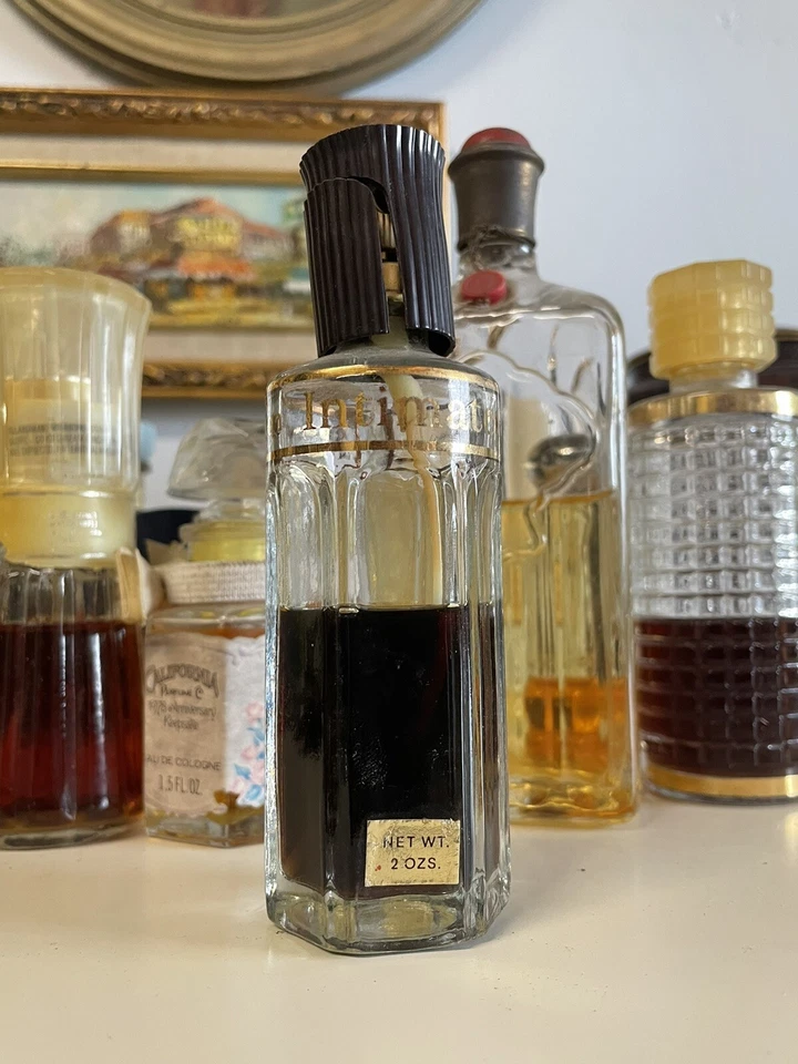 RETIRADO/ESTADO Vintage REVLON ÍNTIMO 2oz Perfume Erótico Inodoro Spray Niebla Foto 2 de 4