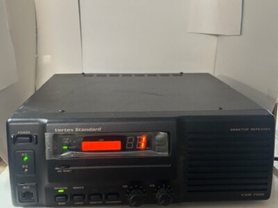 Vertex Standard VXR-7000U Desktop Repeater
