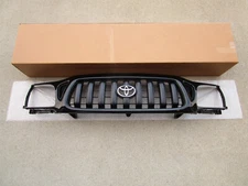 FITS: 01 - 04 TOYOTA TACOMA FRONT RADIATOR GRILLE BLACK SAND PEARL OEM BRAND NEW