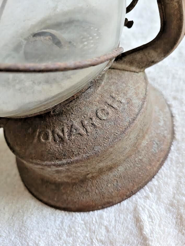 Vintage Detz Ranch Kerosene Lantern - Picture 5 of 6