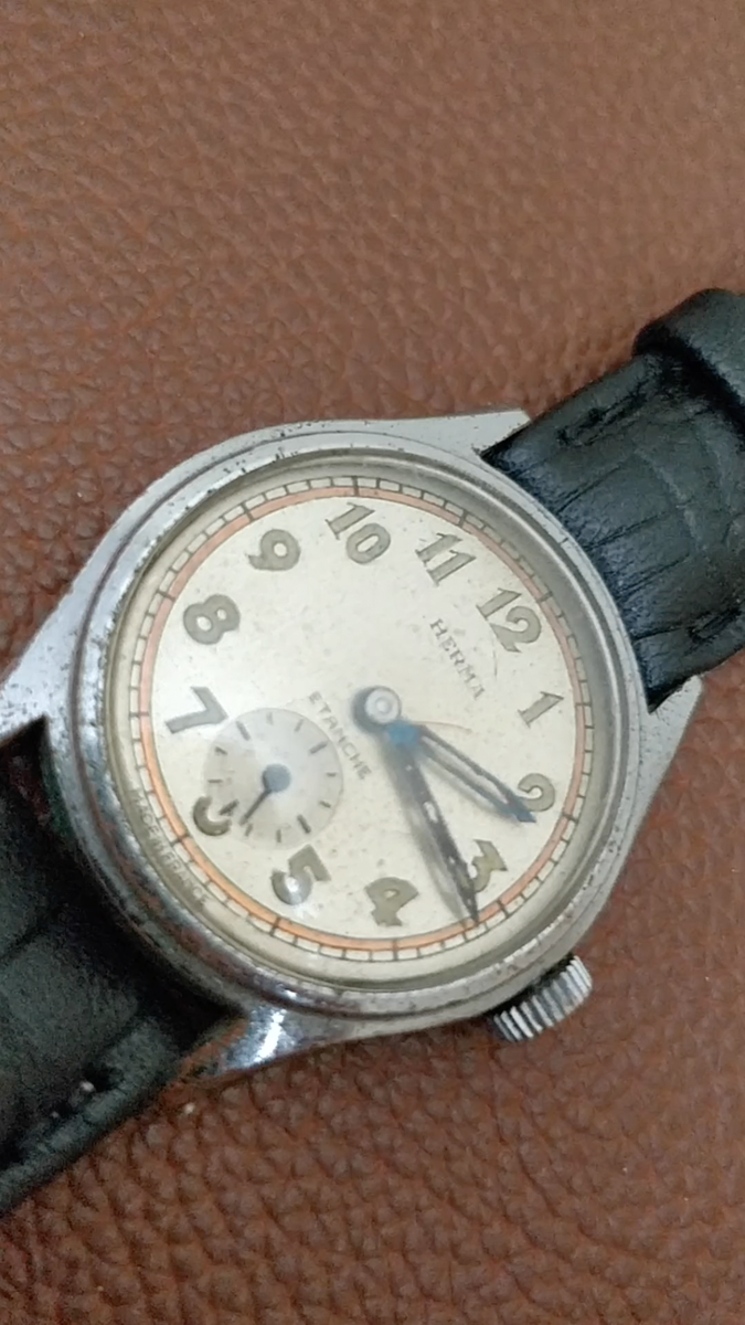Nice working VINTAGE France military Watch HERMA ETANCHE from 1935