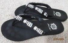 Yellow Box black leather jeweled flip flops 8 sandals VG clear rhinestones