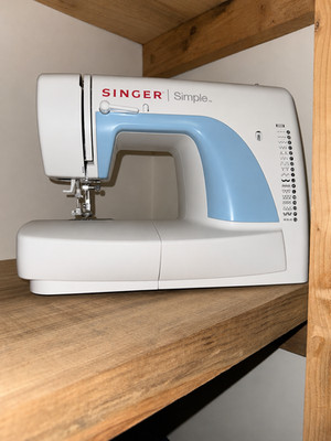 SINGER 3116 Simple Sewing Machine Hardly Used, has foot pedal