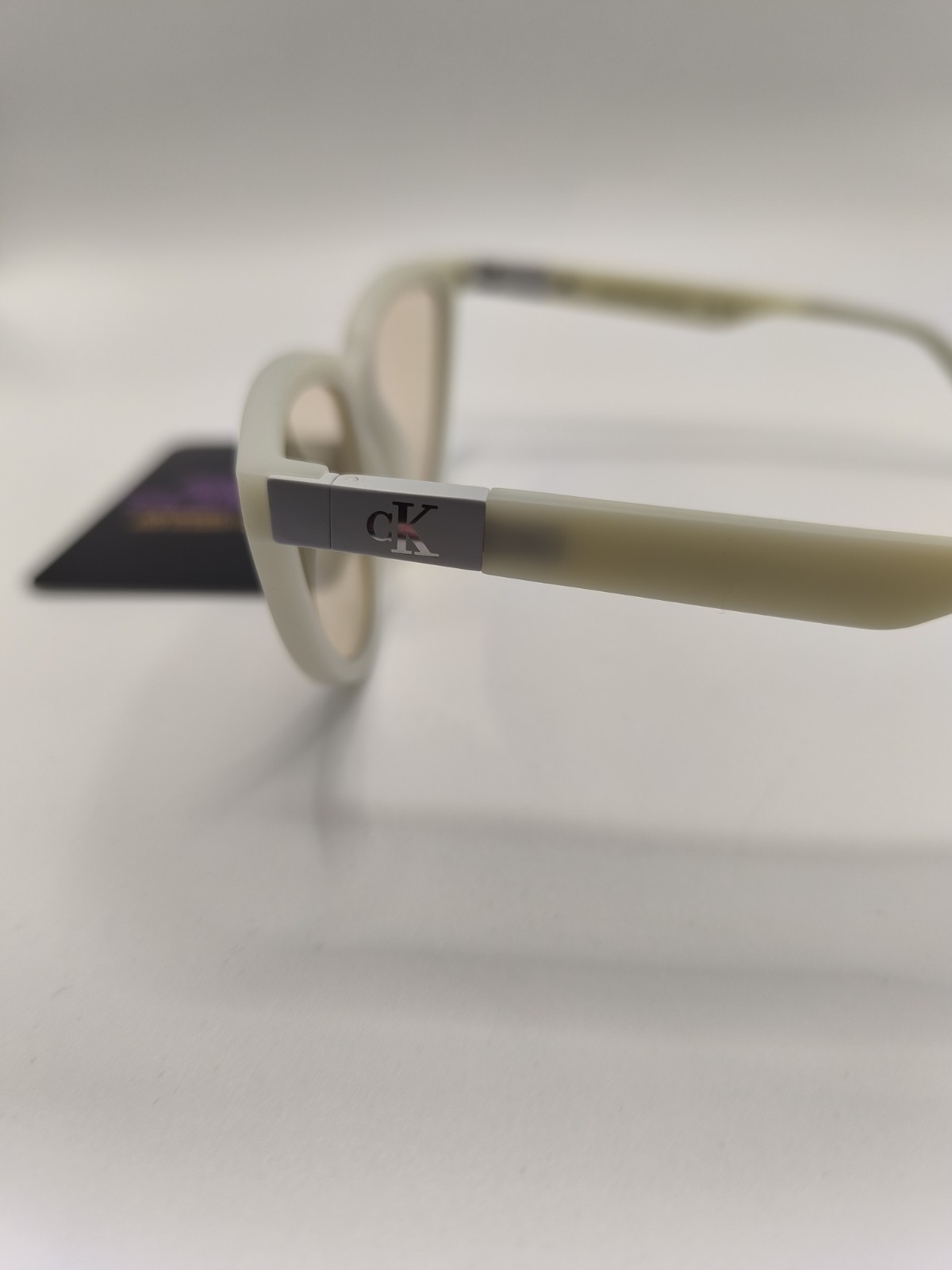 Calvin Klein White Womens Cats Eyes Sunglasses Brand New with Case image 4