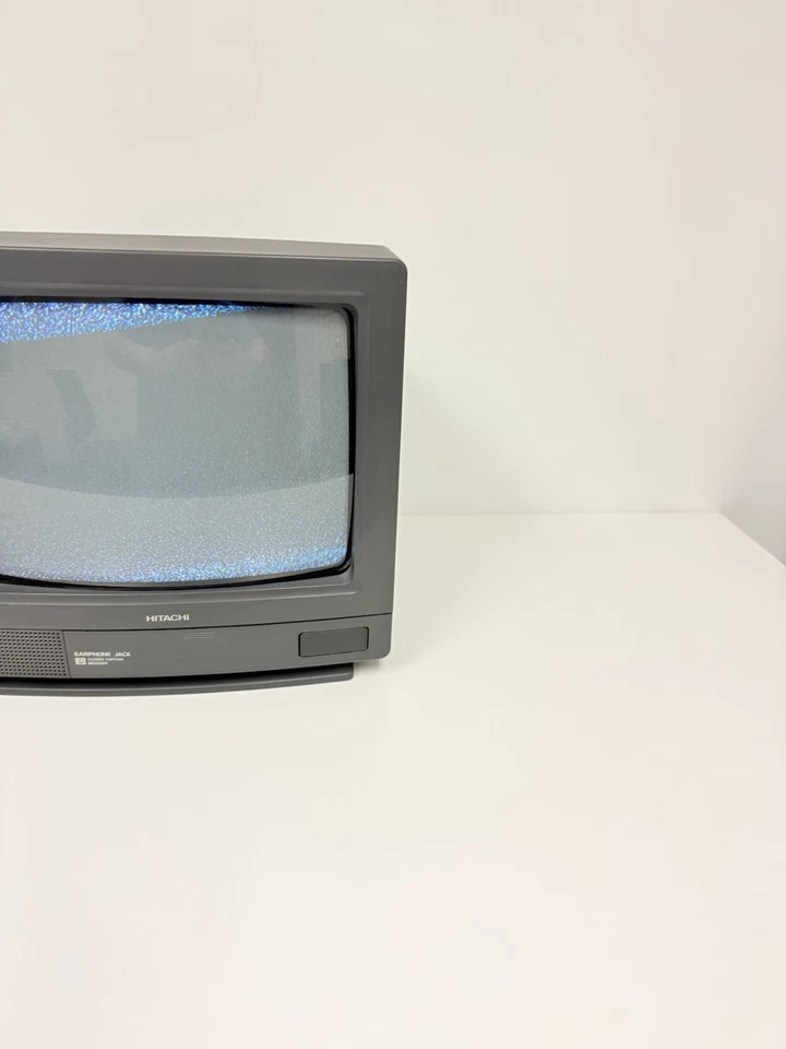 Винтажный твердотельный цветной телевизор Hitachi 13GA1BA 13 дюймов с ЭЛТ ретро игровой 1996 - Изображение 3 из 4