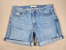 Levi Size 6 Light Wash Denim Shorts Mid Length 4.5" Inseam Modest Casual Classic