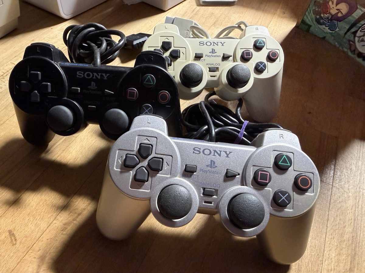 Sony PlayStation 2 Dualshock 2 Analog WHITE Controller SCPH-10010