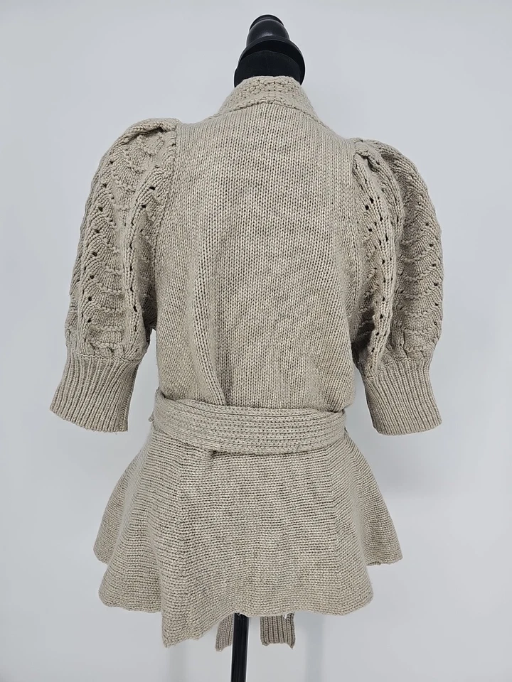 Suéter Victoria Secret Moda International Peplum Grande Lana Tostada Hombro Abullonado Foto 3 de 4