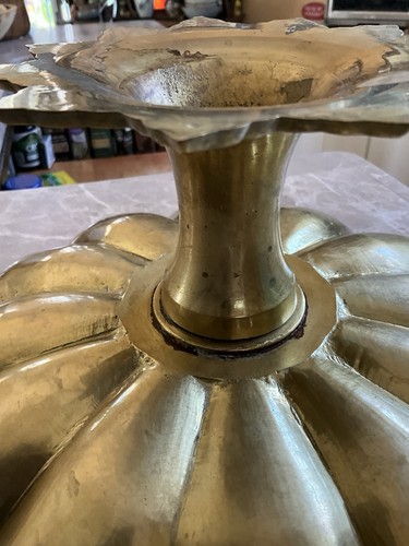 Footed Solid Brass Pedestal Bowl Carved Filigree Floral Pattern Scalloped - Picture 8 of 10
