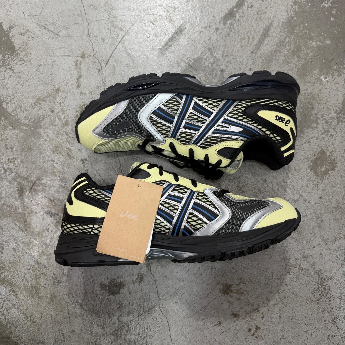 Domestic Regular Asics Sportstyle Gel-K1011 Gel Sneakers 1203A756-750 Black 1721 View 4