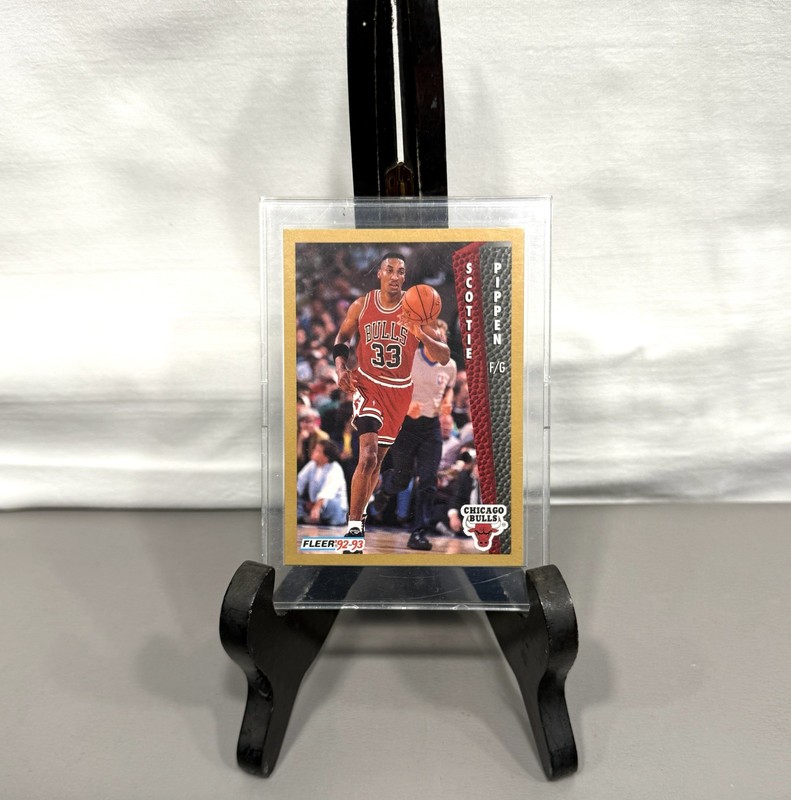 1992-93 SCOTTIE PIPPEN Fleer NBA Sports Card #36 Chicago Bulls HOF (NM-MT)