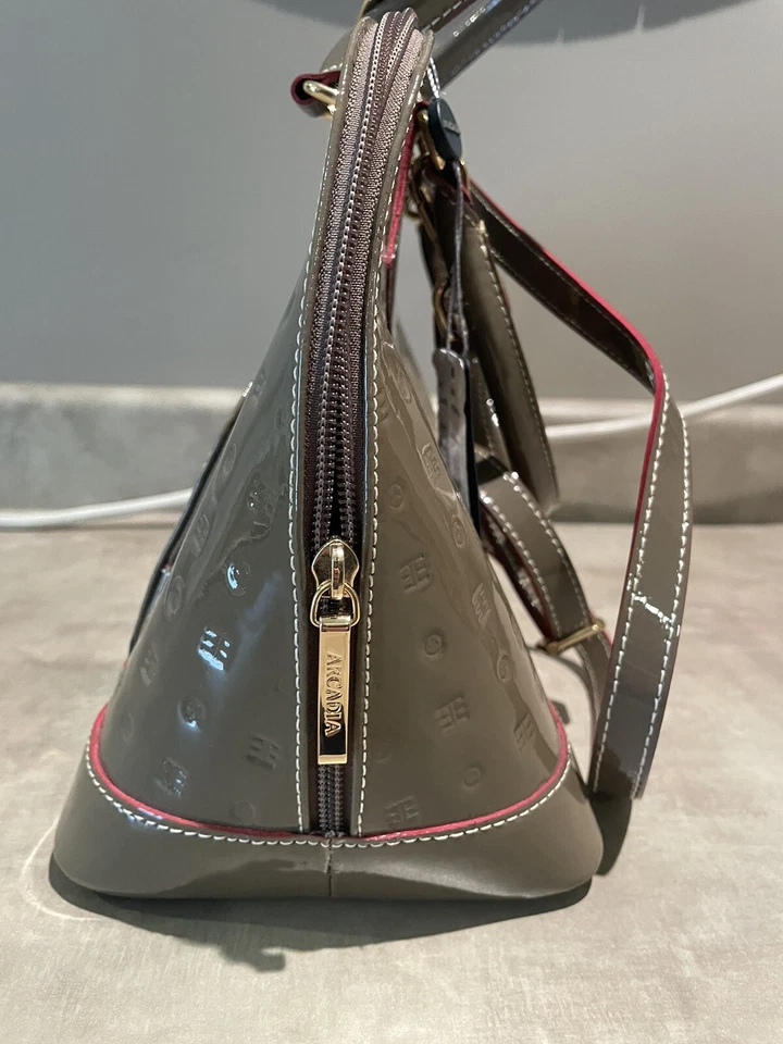 ARCADIA ITALIAN DESIGNER GRAY PATENT LEATHER TOP ZIP DOME SATCHEL BAG - Image 4 of 4