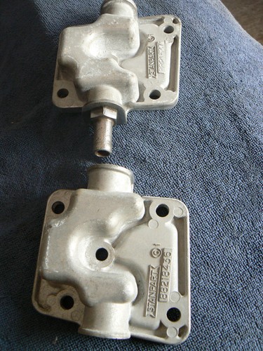 TRIUMPH STAG ENGINE CYLINDER HEAD WATER TRANSFER HOUSINGS PAIR. - Picture 5 of 5