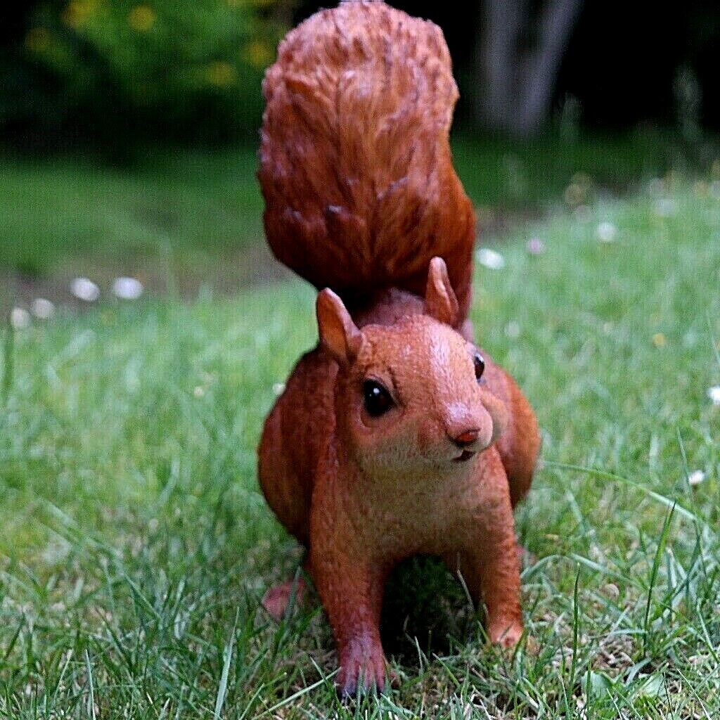 AKOOSY Eichhörnchen Deko Figur - Realistische Garten Statue 12x8x3cm - Witterungsbeständig Aus Kunstharz