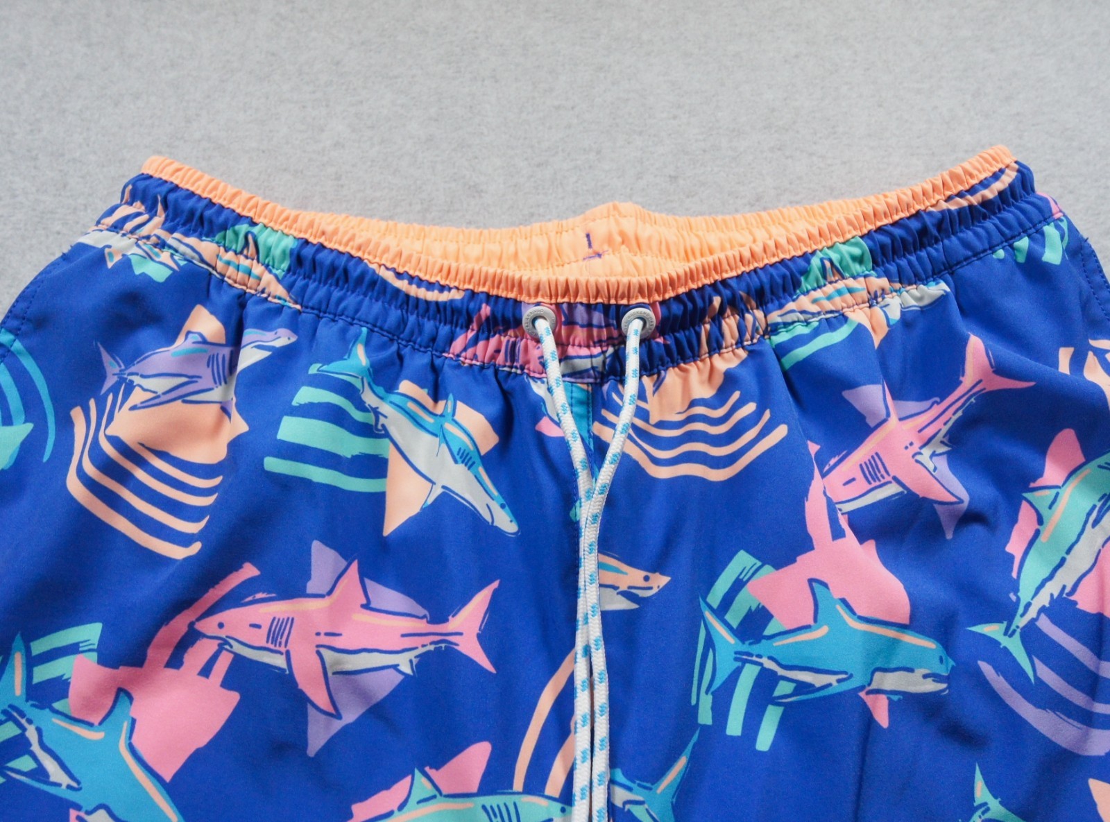 Chubbies Shorts Mens XLarge Blue Boardshorts 5.5" Inseam Swimwear Trunks Sharks