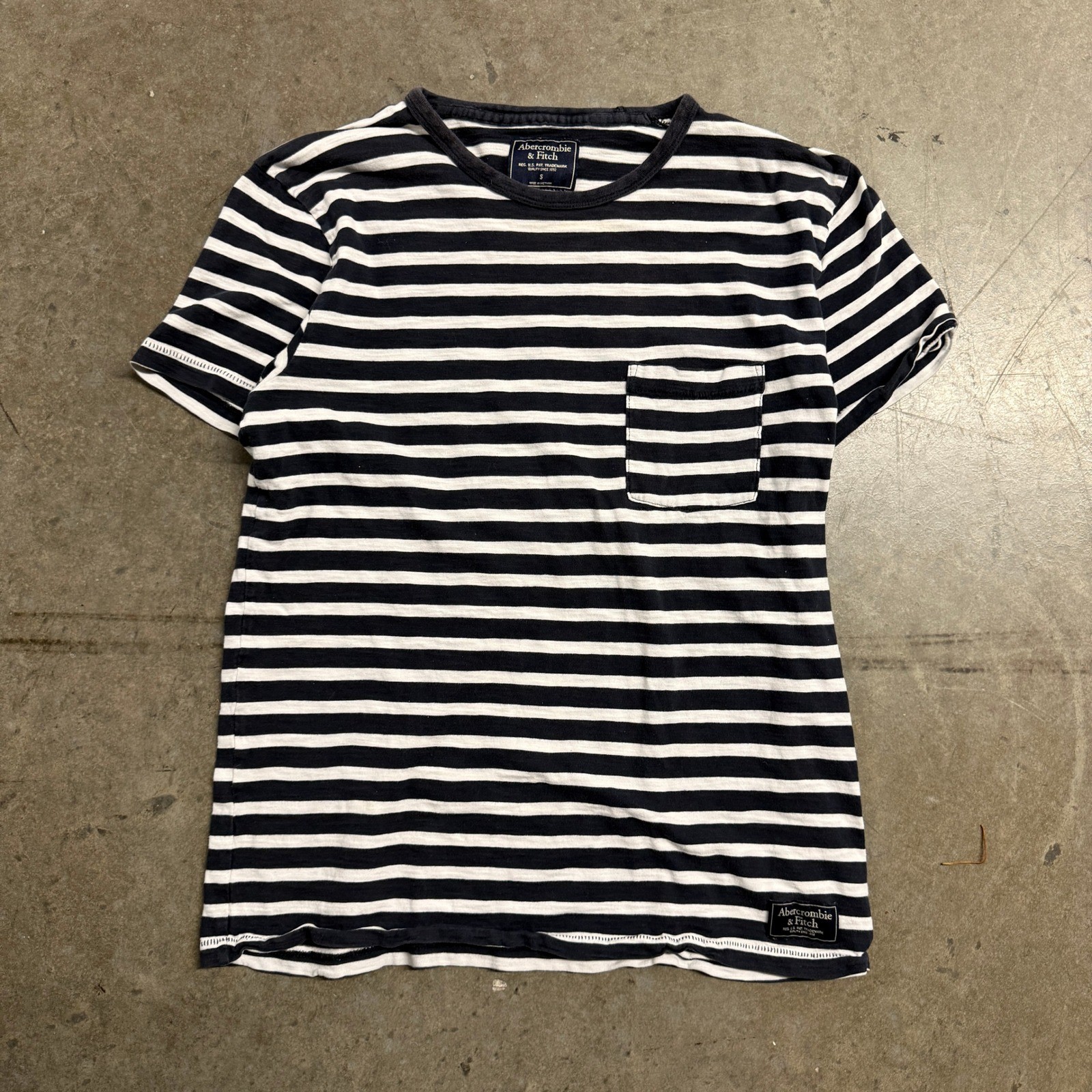 Abercrombie & Fitch Mens Navy Blue White Striped Pocket T-Shirt Small S