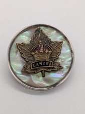 WW1 Canadian Sweetheart Brooch ? Mother of Pearl & Maple Leaf Military Pin
