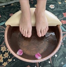 Round 19.75 x 8.5 Hammered Copper Pedicure Soak Bowl With Rest