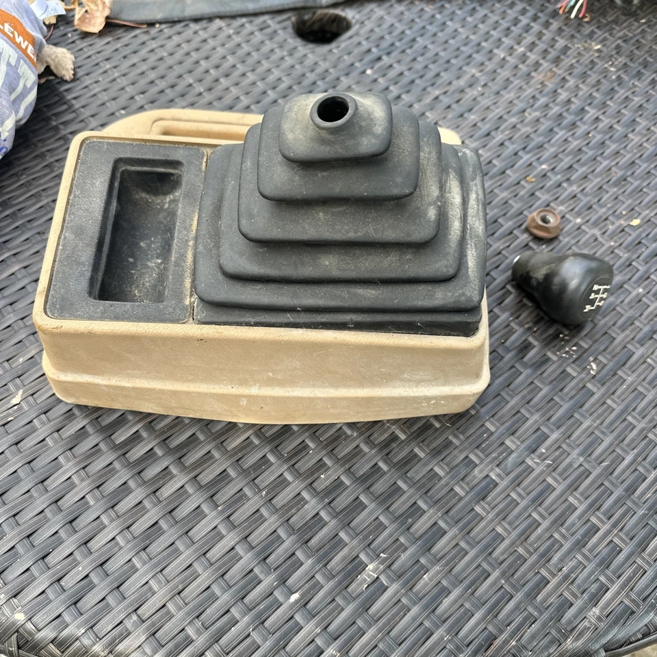 86-92 Jeep COMANCHE MJ OEM Interior Center Shifter Mini Console Honey Tan - Image 4 of 4